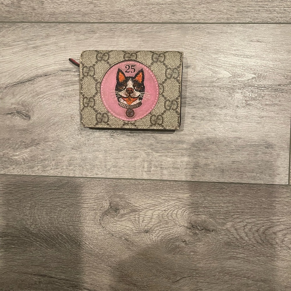 Gucci Beige and Pink Cat Motif Wallet